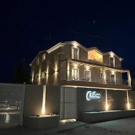 Melena Premium Suites Roda  Buitenkant foto