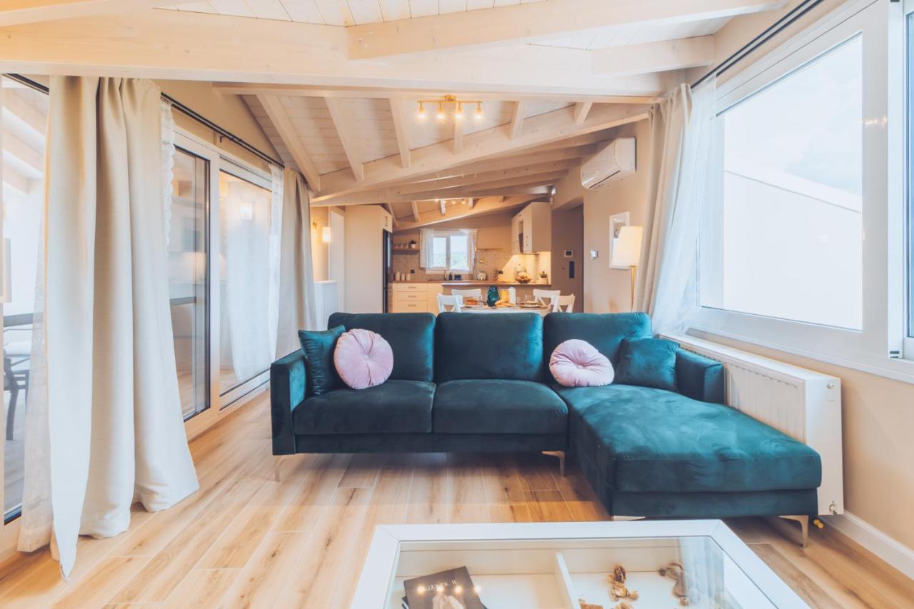 Melena Premium Suites Roda  Buitenkant foto