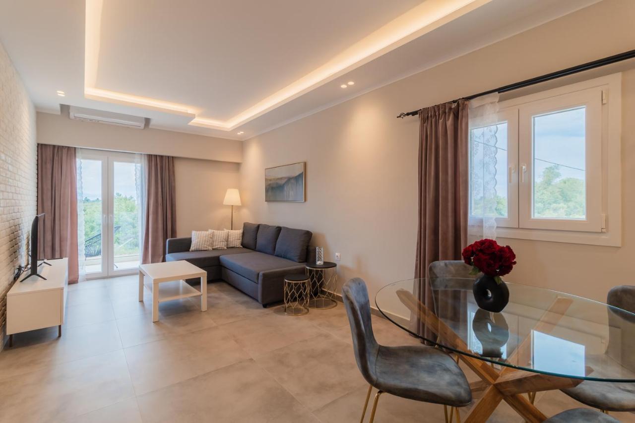 Melena Premium Suites Roda  Buitenkant foto