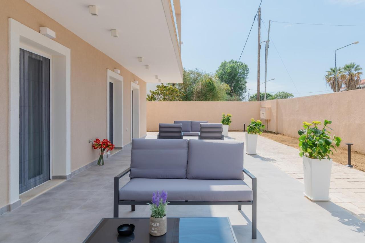 Melena Premium Suites Roda  Buitenkant foto