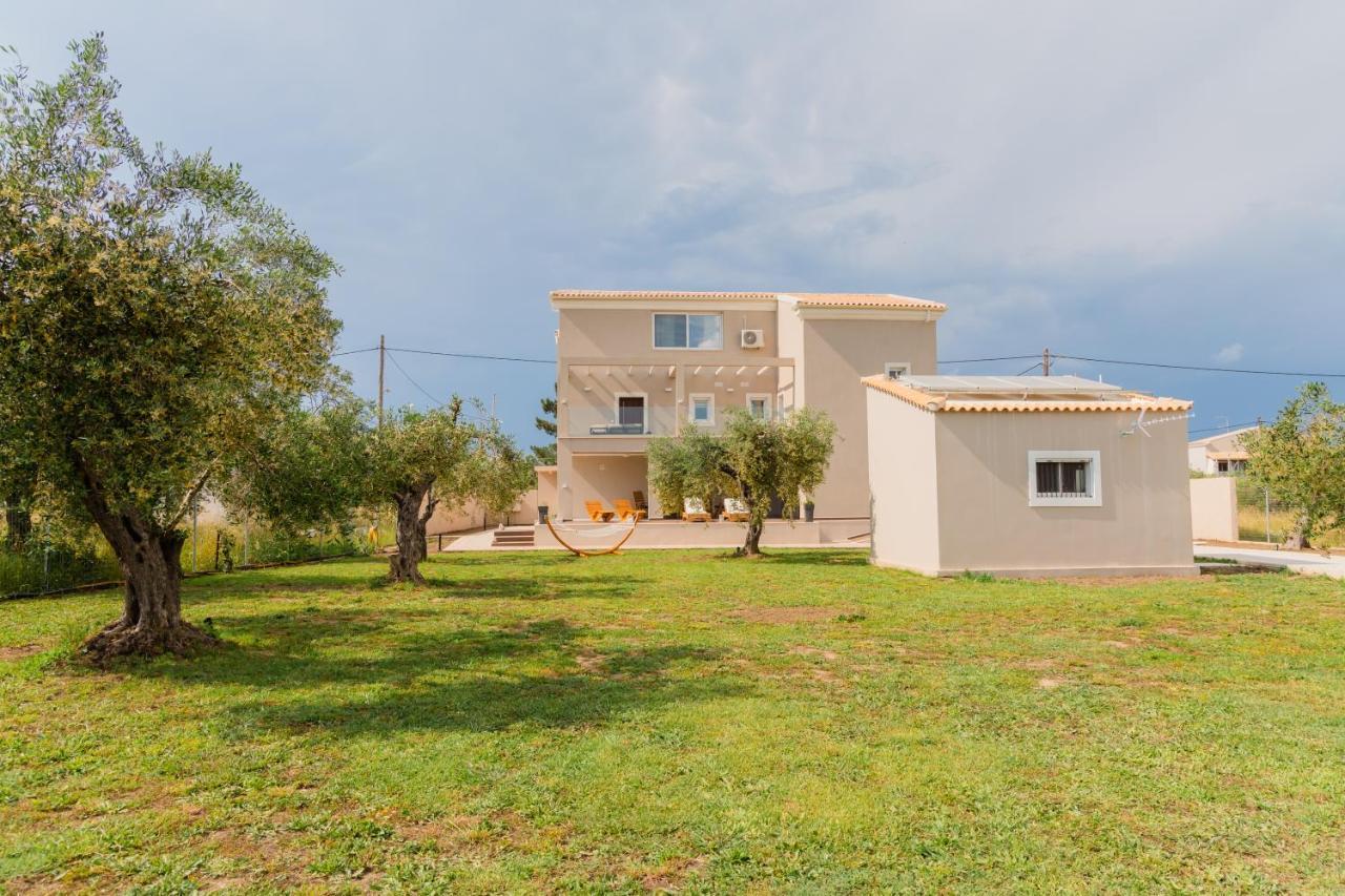 Melena Premium Suites Roda  Buitenkant foto