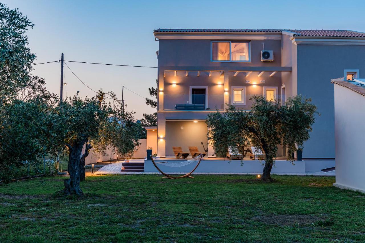 Melena Premium Suites Roda  Buitenkant foto