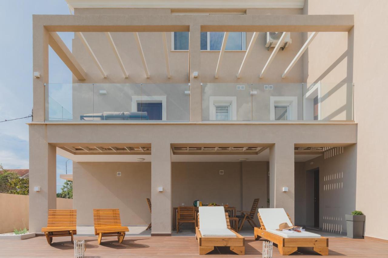 Melena Premium Suites Roda  Buitenkant foto