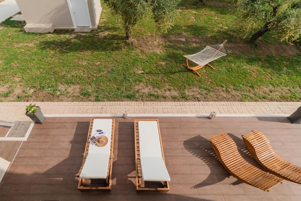 Melena Premium Suites Roda  Buitenkant foto